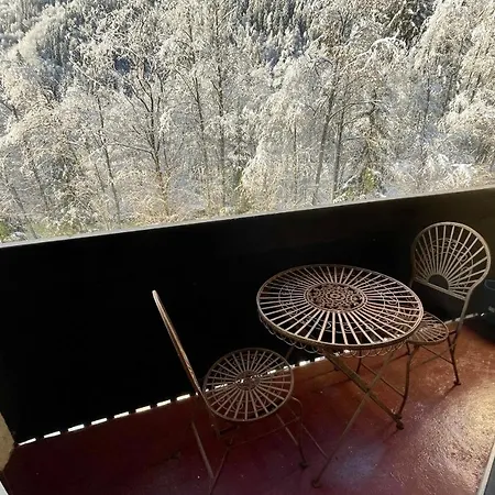 Appartement Chaleureux Avec Vue Sur Montagne *